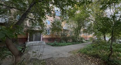 Продам квартиру 1 комнатную с общей площадью 28.6м2, 5/5 эт., на улице Орджоникидзе ул, Дзержинский район, г. Нижний Тагил, Свердловская обл., Россия, агентство Интернет-партнер. Фотография №1