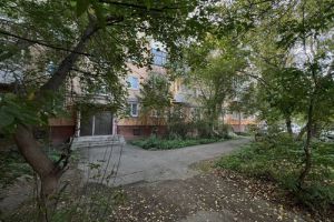 Продам квартиру 1 комнатную с общей площадью 28.6м2, 5/5 эт., на улице Орджоникидзе ул, Дзержинский район, г. Нижний Тагил, Свердловская обл., Россия, агентство Интернет-партнер