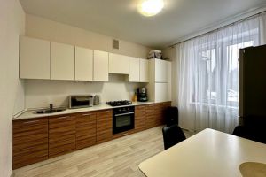 Продам квартиру 2-х комнатную с общей площадью 53.5м2, 1/3 эт., на улице Садаковская ул, Октябрьский пр-кт. район, г. Киров, Кировская обл., Россия, агентство Интернет-партнер