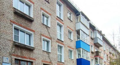 Продам квартиру 1 комнатную с общей площадью 30.1м2, 4/4 эт., на улице Красноармейская, г. Кирово-Чепецк, Кировская обл., Россия, агентство Интернет-партнер. Фотография №1