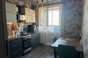 Продам квартиру 1 комнатную с общей площадью 33.2м2, 11/17 эт., на улице Воронцовский б-р, г. Мурино, Ленинградская обл., Россия, агентство Интернет-партнер