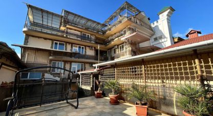 Продам торговое помещение с общей площадью 573.4м2, на улице Пионерская ул, г. Алушта , Крым авт. респ., Россия, агентство Интернет-партнер. Фотография №1