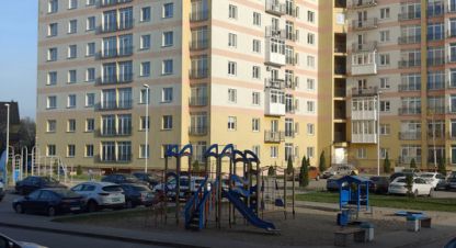 Продам квартиру 2-х комнатную с общей площадью 61.5м2, 10/12 эт., на улице Калининградский пер, г. Васильково п, Калининградская обл., Россия, агентство Интернет-партнер. Фотография №1