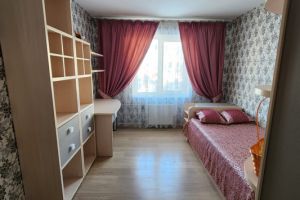 Продам квартиру 3-х комнатную с общей площадью 57.5м2, 8/9 эт., на улице Старостина ул, Октябрьский район, г. Мурманск, Мурманская обл., Россия, агентство Интернет-партнер