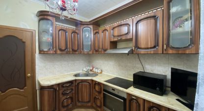 Продам квартиру 2-х комнатную с общей площадью 56м2, 10/10 эт., на улице Северная ул, г. Нижневартовск, Ханты-Мансийский авт. окр., Россия, агентство Интернет-партнер. Фотография №1