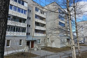 Продам квартиру 4-х комнатную с общей площадью 70.3м2, 3/5 эт., на улице Калевала ул, г. Костомукша, Карелия респ., Россия, агентство Интернет-партнер