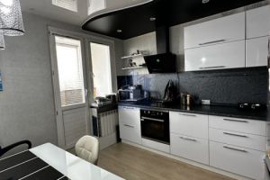 Продам квартиру 2-х комнатную с общей площадью 60м2, 9/12 эт., на улице Речной бульвар, г. Новочебоксарск, Чувашия респ., Россия, агентство Агентство недвижимости Ориентир