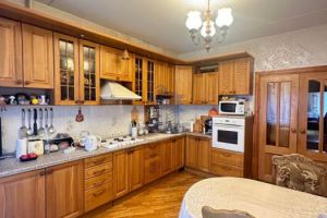 Продам квартиру 3-х комнатную с общей площадью 106.2м2, 1/5 эт., на улице Алексея талвира, г. Чебоксары, Чувашия респ., Россия, агентство Агентство недвижимости Ориентир