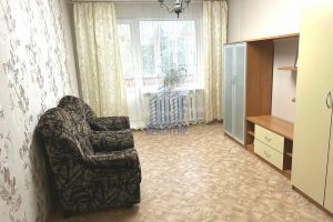 Продам квартиру 2-х комнатную с общей площадью 50.1м2, 2/9 эт., на улице Ленинского Комсомола, г. Чебоксары, Чувашия респ., Россия, агентство Агентство недвижимости Ориентир