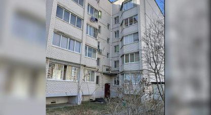 Продам квартиру 2-х комнатную с общей площадью 61.1м2, 5/5 эт., на улице Дорожный пер, г. Бокино, Тамбовская обл., Россия, агентство JCat. Фотография №1
