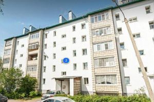Продам квартиру 2-х комнатную с общей площадью 51.3м2, 1/5 эт., на улице Банбана, г. Сыктывкар, Коми респ., Россия, агентство JCat