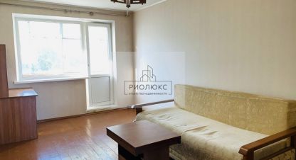 Продам квартиру 2-х комнатную с общей площадью 44.1м2, 5/5 эт., на улице Сталеваров, г. Магнитогорск, Челябинская обл., Россия, агентство РиоЛюкс. Фотография №1