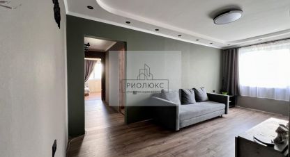 Продам квартиру 3-х комнатную с общей площадью 61.3м2, 5/5 эт., на улице Советской Армии, г. Магнитогорск, Челябинская обл., Россия, агентство РиоЛюкс. Фотография №1