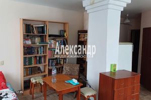 Продам квартиру 1 комнатную с общей площадью 32м2, 2/2 эт., на улице Пионерский пер, г. Шлиссельбург, Ленинградская обл., Россия, агентство Интернет-партнер