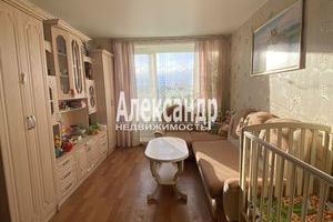 Продам квартиру 2-х комнатную с общей площадью 44м2, 5/5 эт., на улице Маяковского ул, г. Кировск, Ленинградская обл., Россия, агентство Интернет-партнер