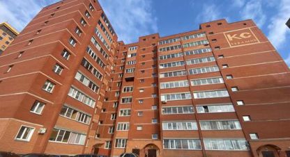 Продам квартиру 2-х комнатную с общей площадью 41.3м2, 8/10 эт., на улице Лебяжская ул, Октябрьский пр-кт. район, г. Киров, Кировская обл., Россия, агентство Интернет-партнер. Фотография №1