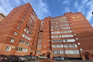 Продам квартиру 2-х комнатную с общей площадью 41.3м2, 8/10 эт., на улице Лебяжская ул, Октябрьский пр-кт. район, г. Киров, Кировская обл., Россия, агентство Интернет-партнер