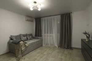 Продам квартиру 1 комнатную с общей площадью 43м2, 2/2 эт., на улице Лобозова ул, г. Саки , Крым авт. респ., Россия, агентство Интернет-партнер