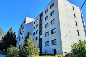 Продам квартиру 3-х комнатную с общей площадью 63.3м2, 3/5 эт., на улице Ленина ул, г. Костомукша, Карелия респ., Россия, агентство Интернет-партнер