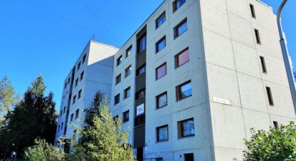 Продам квартиру 3-х комнатную с общей площадью 63.3м2, 3/5 эт., на улице Ленина ул, г. Костомукша, Карелия респ., Россия, агентство Интернет-партнер. Фотография №1