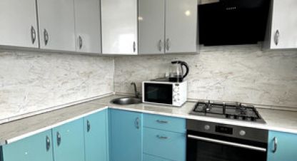Продам квартиру 2-х комнатную с общей площадью 49.9м2, 9/10 эт., на улице Солнечная ул, Ленинский район, г. Киров, Кировская обл., Россия, агентство Интернет-партнер. Фотография №1
