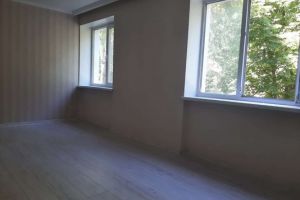 Продам квартиру 1 комнатную с общей площадью 41.2м2, 2/4 эт., на улице Курортная ул, г. Саки , Крым авт. респ., Россия, агентство Интернет-партнер