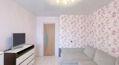 Продам квартиру 3-х комнатную с общей площадью 60.3м2, 4/10 эт., на улице Производственная ул, Ленинский район, г. Киров, Кировская обл., Россия, агентство Интернет-партнер. Фотография №1