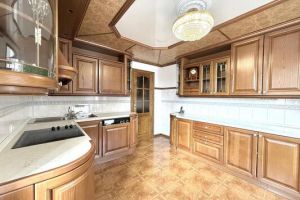 Продам квартиру 4-х комнатную с общей площадью 128м2, 1/2 эт., на улице Володарского ул, Первомайский район, г. Киров, Кировская обл., Россия, агентство Интернет-партнер
