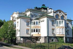 Продам квартиру 2-х комнатную с общей площадью 99.6м2, 2/3 эт., на улице Володарского ул, Первомайский район, г. Киров, Кировская обл., Россия, агентство Интернет-партнер