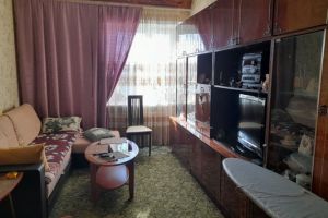 Продам квартиру 2-х комнатную с общей площадью 49.8м2, 5/5 эт., на улице Ленина пр-кт, Октябрьский район, г. Мурманск, Мурманская обл., Россия, агентство Интернет-партнер