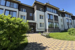 Продам квартиру 1 комнатную с общей площадью 33м2, 1/3 эт., на улице Старославянская ул, Нововятский район, г. Киров, Кировская обл., Россия, агентство Интернет-партнер