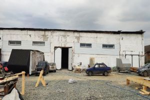 Продам торговое помещение с общей площадью 544.6м2, на улице Чернавских ул, г. Бобровский, Свердловская обл., Россия, агентство Интернет-партнер