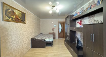 Продам квартиру 2-х комнатную с общей площадью 50.1м2, 1/5 эт., на улице Молодой гвардии ул, Бежицкий район, г. Брянск, Брянская обл., Россия, агентство Интернет-партнер. Фотография №1