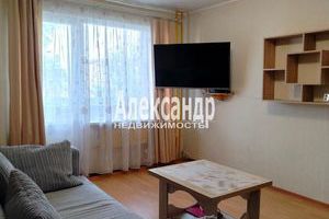 Продам квартиру 2-х комнатную с общей площадью 53.8м2, 1/2 эт., на улице Загородная, г. Лахденпохья, Карелия респ., Россия, агентство Интернет-партнер