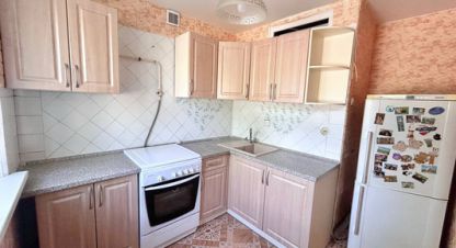 Продам квартиру 3-х комнатную с общей площадью 44.1м2, 1/2 эт., на улице 2-й гвардейской армии ул, Центральный район, г. Симферополь , Крым авт. респ., Россия, агентство Интернет-партнер. Фотография №1