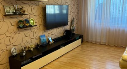 Продам квартиру 3-х комнатную с общей площадью 61.7м2, 8/9 эт., на улице Капитана орликовой ул, Первомайский район, г. Мурманск, Мурманская обл., Россия, агентство Интернет-партнер. Фотография №1