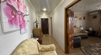 Продам квартиру 3-х комнатную с общей площадью 65м2, 6/10 эт., на улице Серова ул, Ленинский район, г. Ставрополь, Ставропольский край, Россия, агентство Интернет-партнер. Фотография №1
