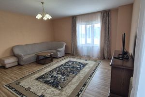 Сдам квартиру 2-х комнатную с общей площадью 86.9м2, 5/10 эт., на улице Южно-сахалинская, г. Южно-Сахалинск, Сахалинская обл., Россия, агентство Интернет-партнер