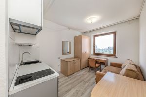 Продам квартиру с общей площадью 17.6м2, 8/10 эт., на улице Молодогвардейцев ул, Курчатовский район район, г. Челябинск, Челябинская обл., Россия, агентство Интернет-партнер