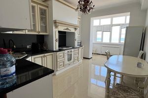 Сдам квартиру 2-х комнатную с общей площадью 114м2, 4/12 эт., на улице Габитова, Ленинский район, г. Махачкала, Дагестан респ., Россия, агентство Интернет-партнер