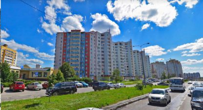 Сдам квартиру 2-х комнатную с общей площадью 68м2, 9/12 эт., на улице А  стаханова ул, Октябрьский район, г. Липецк, Липецкая обл., Россия, агентство Интернет-партнер. Фотография №1