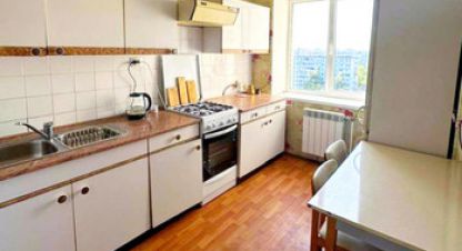 Продам квартиру 2-х комнатную с общей площадью 71м2, 9/9 эт., на улице Тополей ул, Промышленный район район, г. Самара, Самарская обл., Россия, агентство Интернет-партнер. Фотография №1