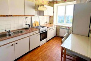 Продам квартиру 2-х комнатную с общей площадью 71м2, 9/9 эт., на улице Тополей ул, Промышленный район район, г. Самара, Самарская обл., Россия, агентство Интернет-партнер