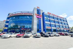 Сдам торговое помещение с общей площадью 300м2, на улице Космонавтов пр-кт, Эльмаш район, г. Екатеринбург, Свердловская обл., Россия, агентство Интернет-партнер