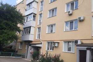 Продам квартиру 3-х комнатную с общей площадью 67.2м2, 1/5 эт., на улице Маршала василевского ул, Железнодорожный район, г. Симферополь , Крым авт. респ., Россия, агентство Интернет-партнер
