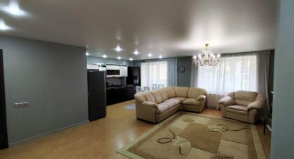 Продам квартиру 2-х комнатную с общей площадью 86.5м2, 1/10 эт., на улице Анникова ул, г. Йошкар-Ола, Марий Эл респ., Россия, агентство Интернет-партнер. Фотография №1