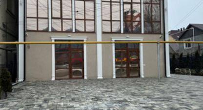 Сдам торговое помещение с общей площадью 361м2, на улице Евпаторийское шоссе, Железнодорожный район, г. Симферополь , Крым авт. респ., Россия, агентство Интернет-партнер. Фотография №1