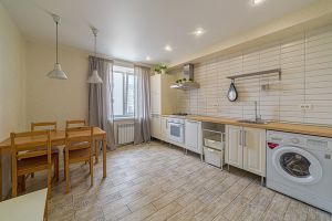 Продам квартиру 2-х комнатную с общей площадью 70м2, 6/10 эт., на улице Мира ул, Первомайский район, г. Пенза, Пензенская обл., Россия, агентство Интернет-партнер