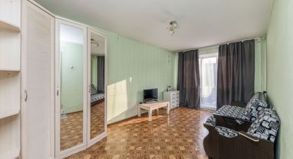 Продам квартиру 1 комнатную с общей площадью 31.5м2, 4/5 эт., на улице Гончаренко ул, Ленинский район район, г. Челябинск, Челябинская обл., Россия, агентство Интернет-партнер. Фотография №1