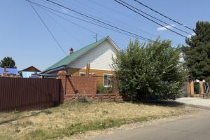 Продам дом 3-х комнатный с общей площадью 62.9м2, на улице Лебедева ул, Правобережный район, г. Иркутск, Иркутская обл., Россия, агентство Интернет-партнер